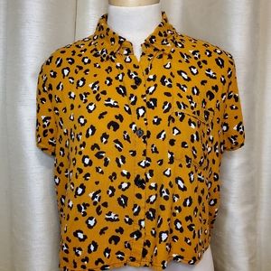 Cheetah print cropped shirt